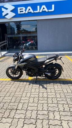 BAJAJ DOMINAR 200 